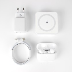 Qi1 White Charger bundle incl. Wireless charging earbuds, 20W charger USB-C+A and 1m cable with USB-C 2