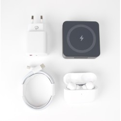 Qi1 Grey Charger bundle incl. Wireless charging earbuds, 20W charger USB-C+A and 1m cable with USB-C 2